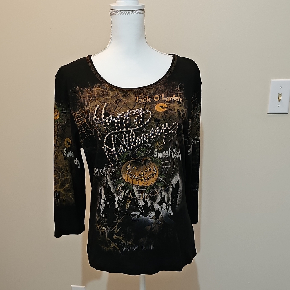 Black 3/4 Sleeve Graphic Blouse